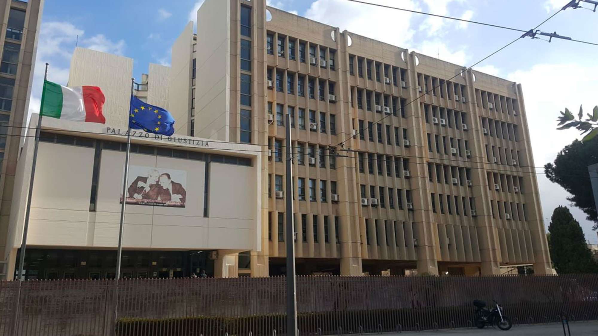 BANCA CONDANNATA A RISARCIRE SOMME INDEBITAMENTE ADDEBITATE: SENTENZA DELLA CORTE D'APPELLO DI LECCE